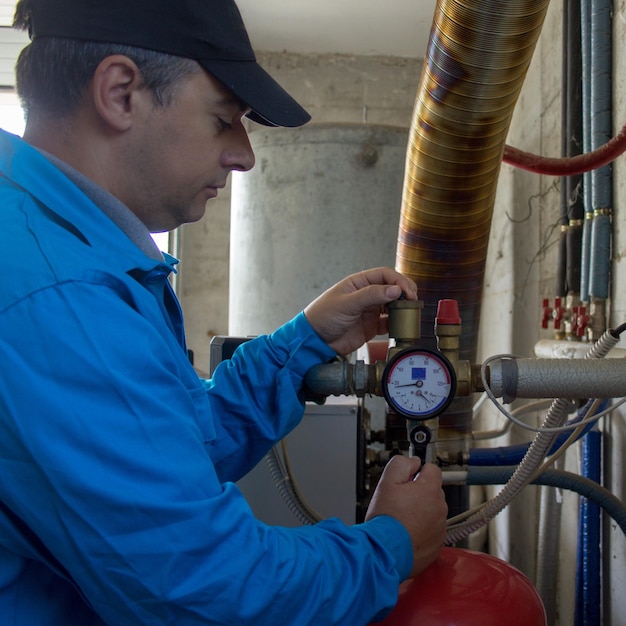 Acasă 64 Cum să te pregătești pentru revizia periodică a instalației de gaz?